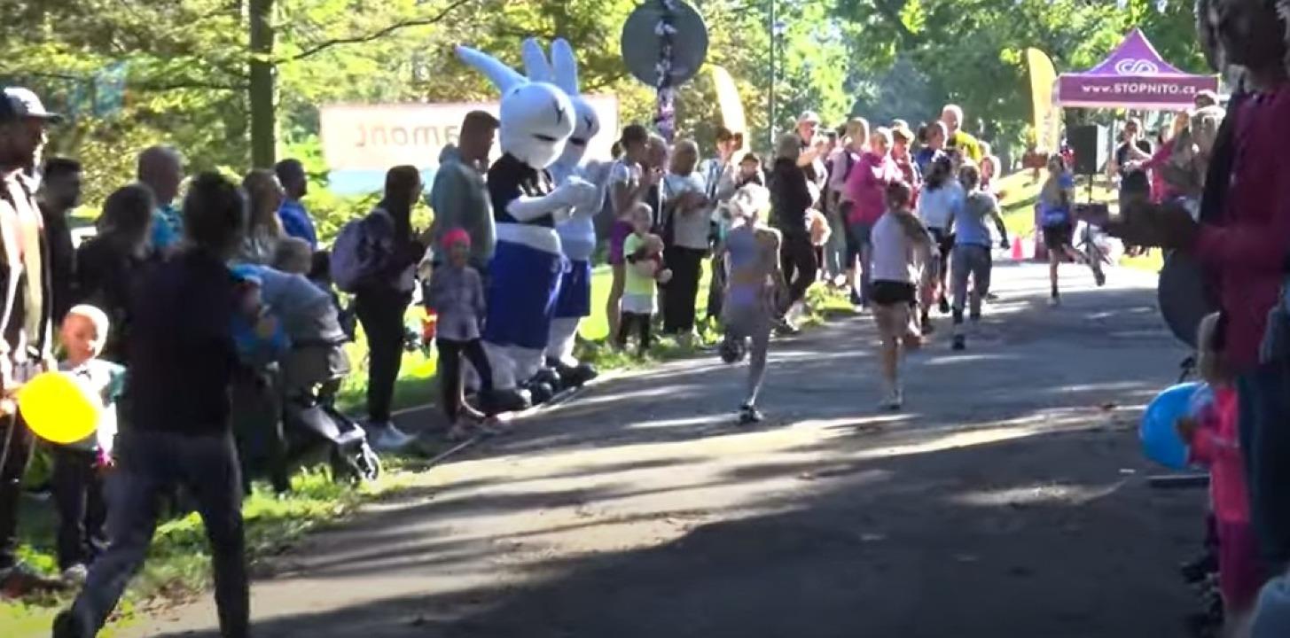 Josyma běh přilákal stovky běžců, výtěžek znovu putuje ve prospěch nedonošených 