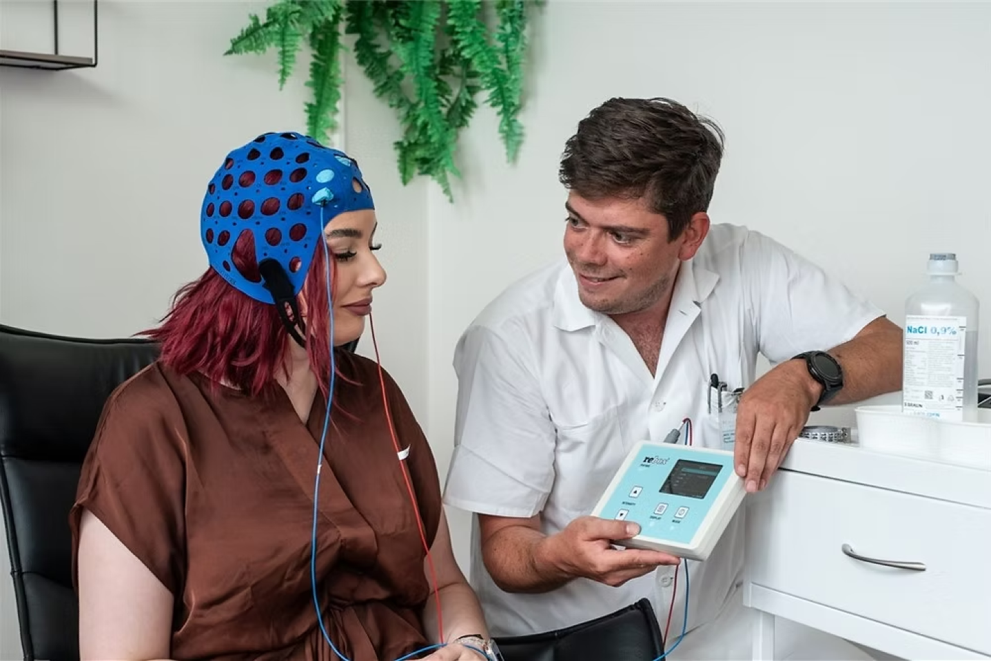 Skvělý úspěch mosteckého psychiatrického oddělení Krajské zdravotní: výsledky výzkumu potvrdily efektivitu léčby neinvazivní mozkovou stimulací