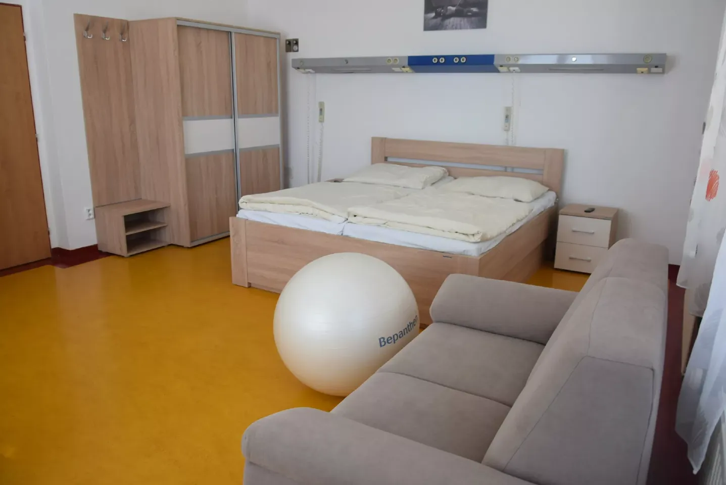 Nemocnice Rudolfa a Stefanie Benešov startuje rozsáhlou rekonstrukci gynekologicko-porodnického pavilonu. Péče omezena nebude!