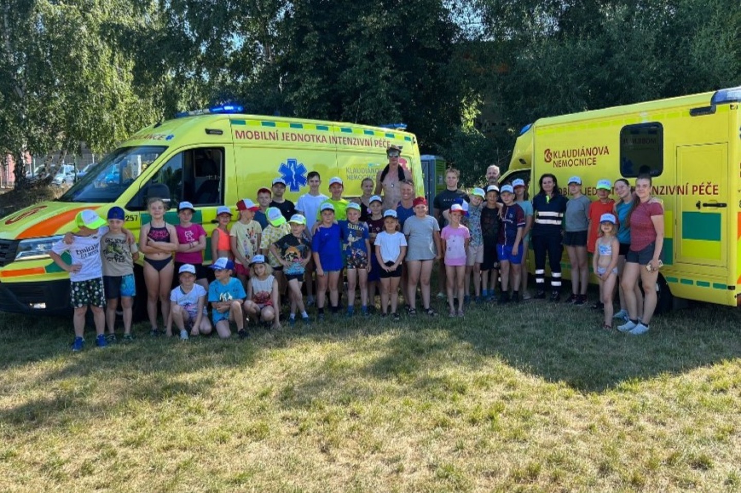 Tým Mobilní JIP Klaudiánky ukázal svoji práci na příměstském táboře Vodní ZS